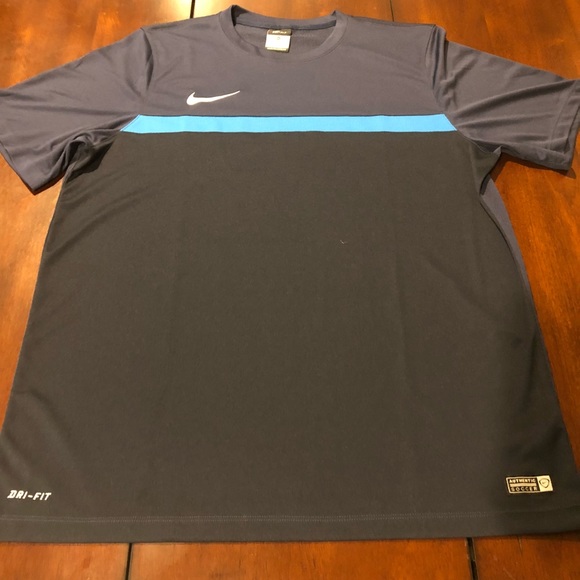 NEW NIKE Men/'s Gray Light Blue ATHLETIC CUT Logo Short Sleeve Shirt Top Tee XL